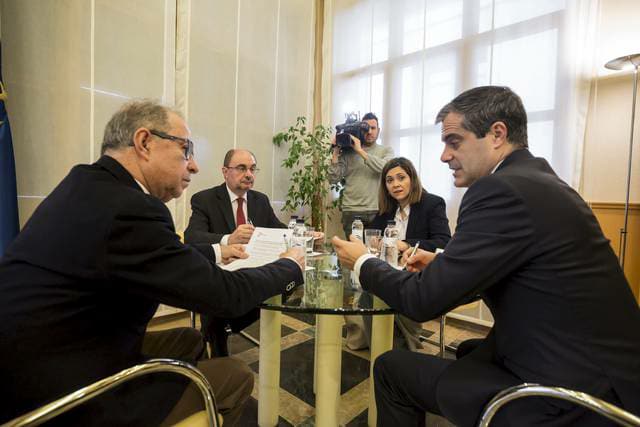 El PSOE da un giro en Aragón y pacta con PP y Ciudadanos quitar impuestos a los que más tienen